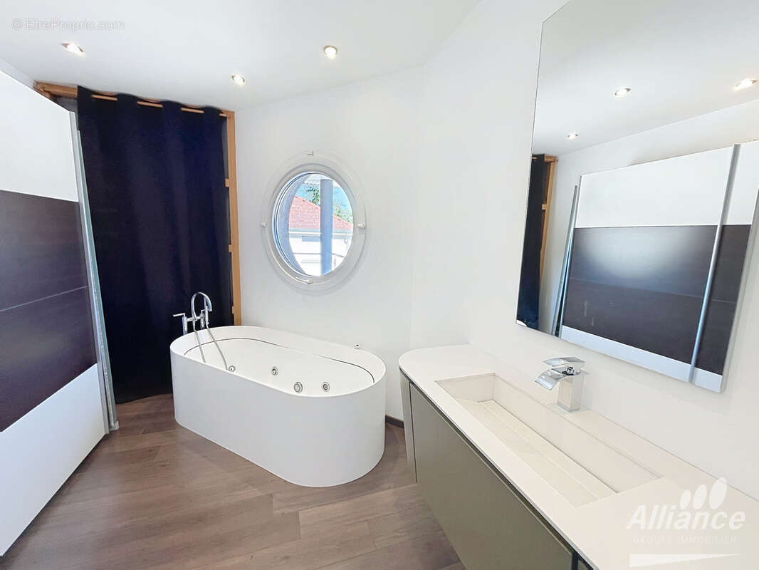 Maison de prestige de 162 m2  avec 4 chambres en lisière de forêt   Cadre atypique - photo 14