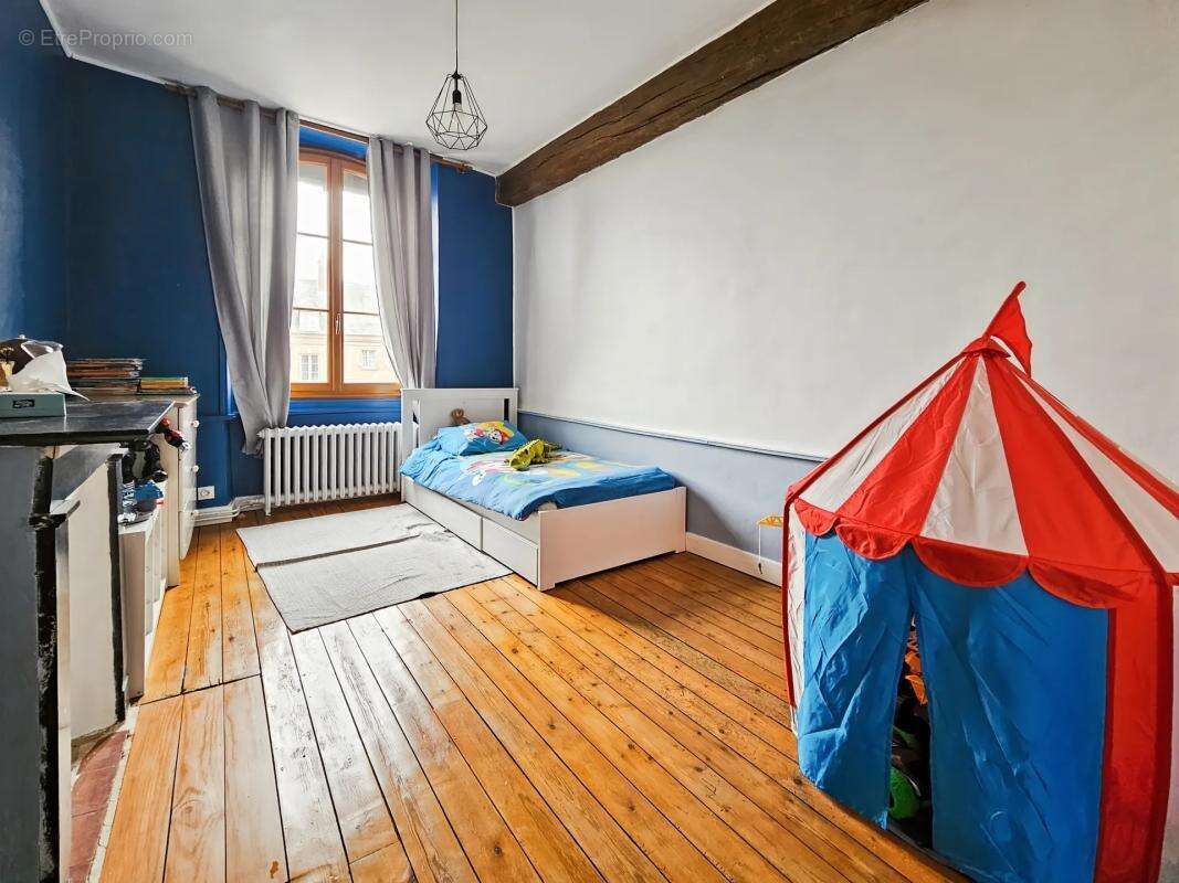 Maison à MILLY-SUR-THERAIN