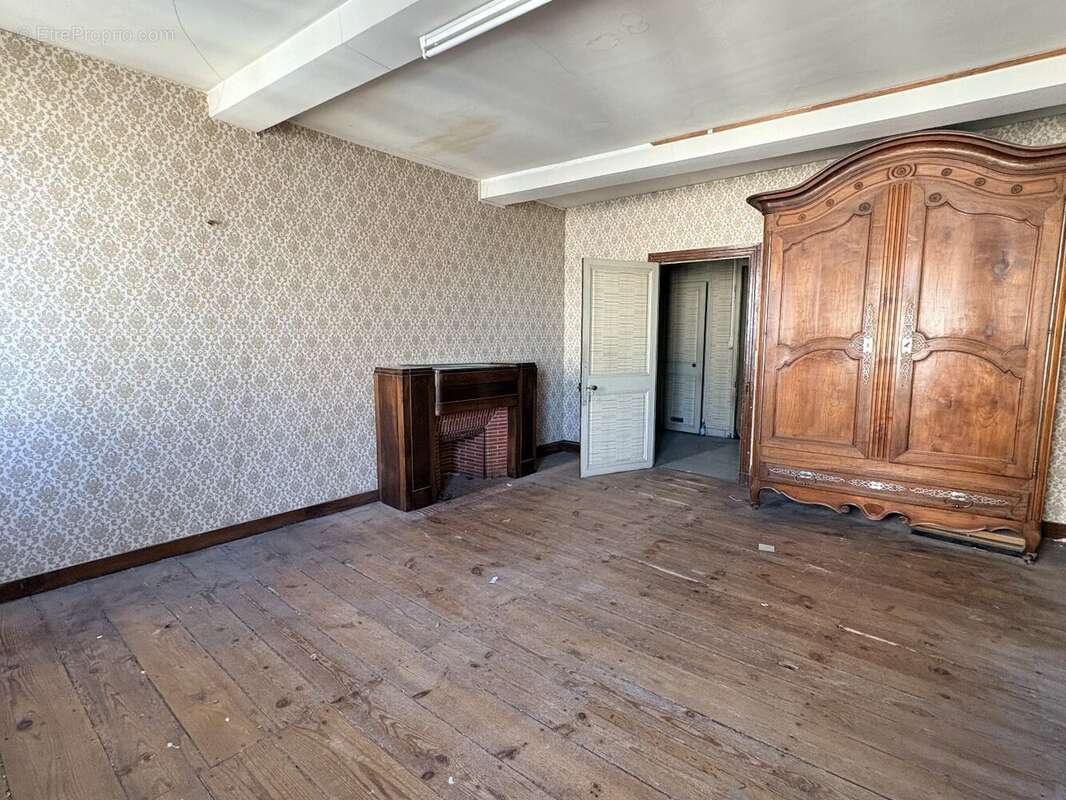 Immeuble 600m² Cognac Centre - photo 4
