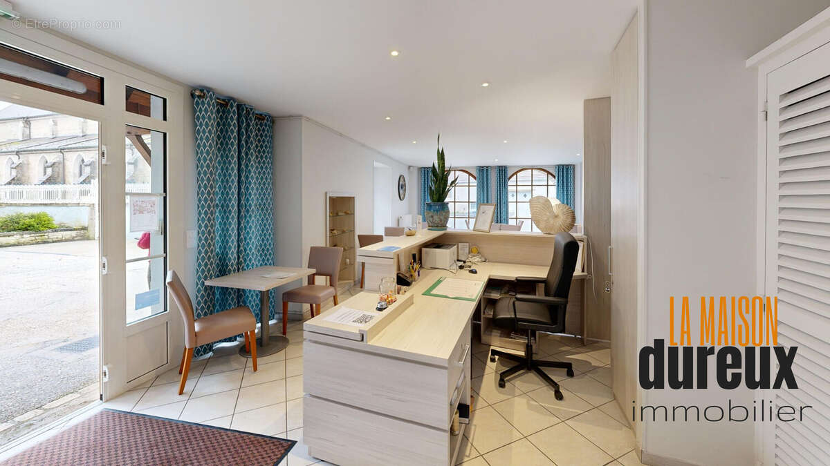 Autre à MONTSAUGEON