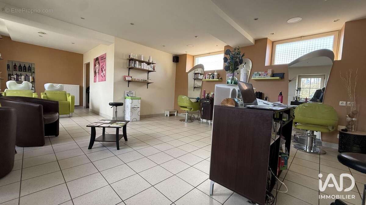 Photo 2 - Commerce à LE VIEIL-BAUGE