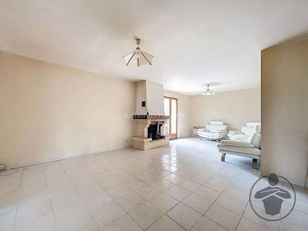 Maison à SAINT-SEURIN-SUR-L&#039;ISLE