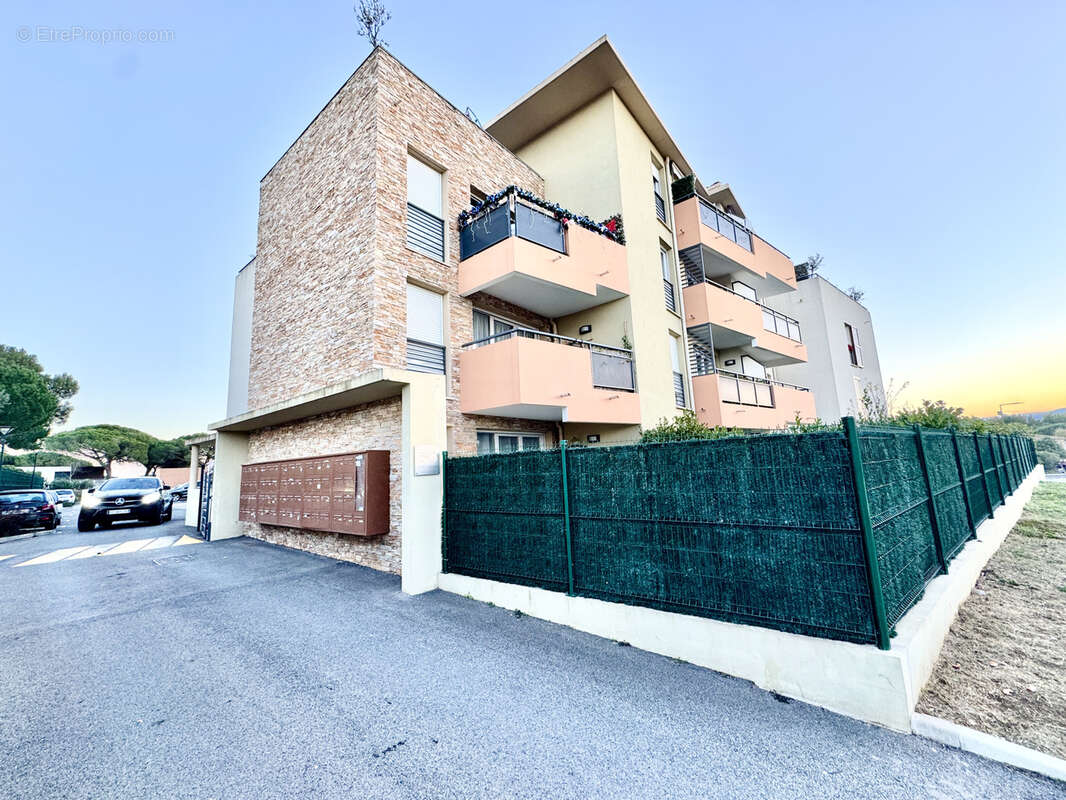 Appartement à PUGET-SUR-ARGENS