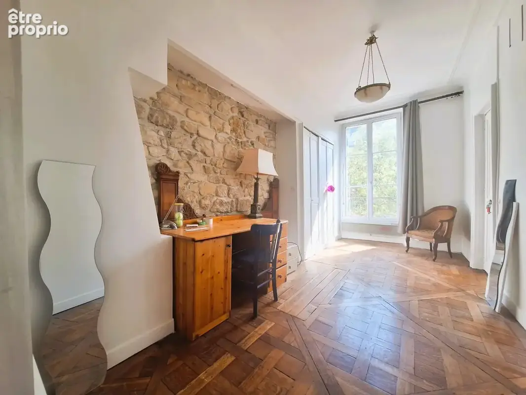 Xème, Porte Saint-Martin - 4 pièces de 64m² - 3ème ascenseur - 735 000 euros - photo 9