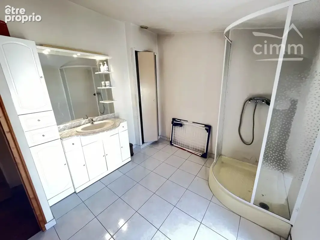 Maison de bourg T3 de 89 m² sur 290m² de terrain clos. - photo 4