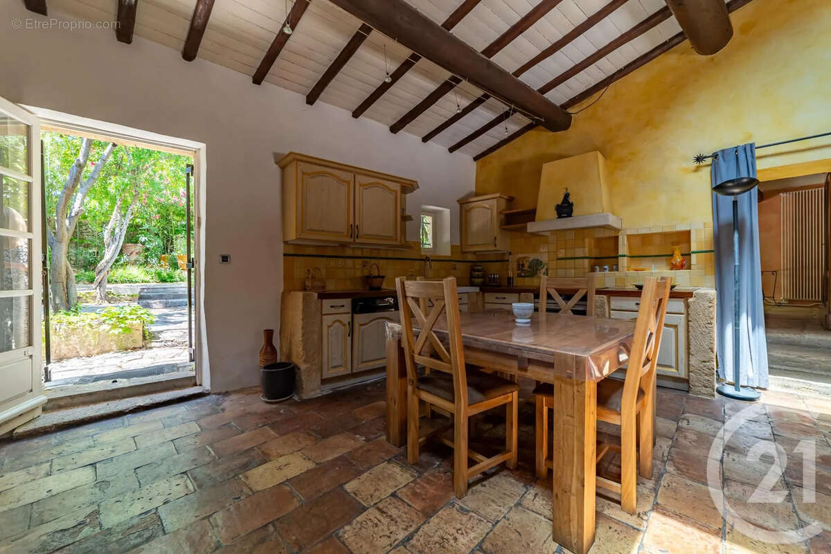 Maison 183 m² à Poulx  - photo 6