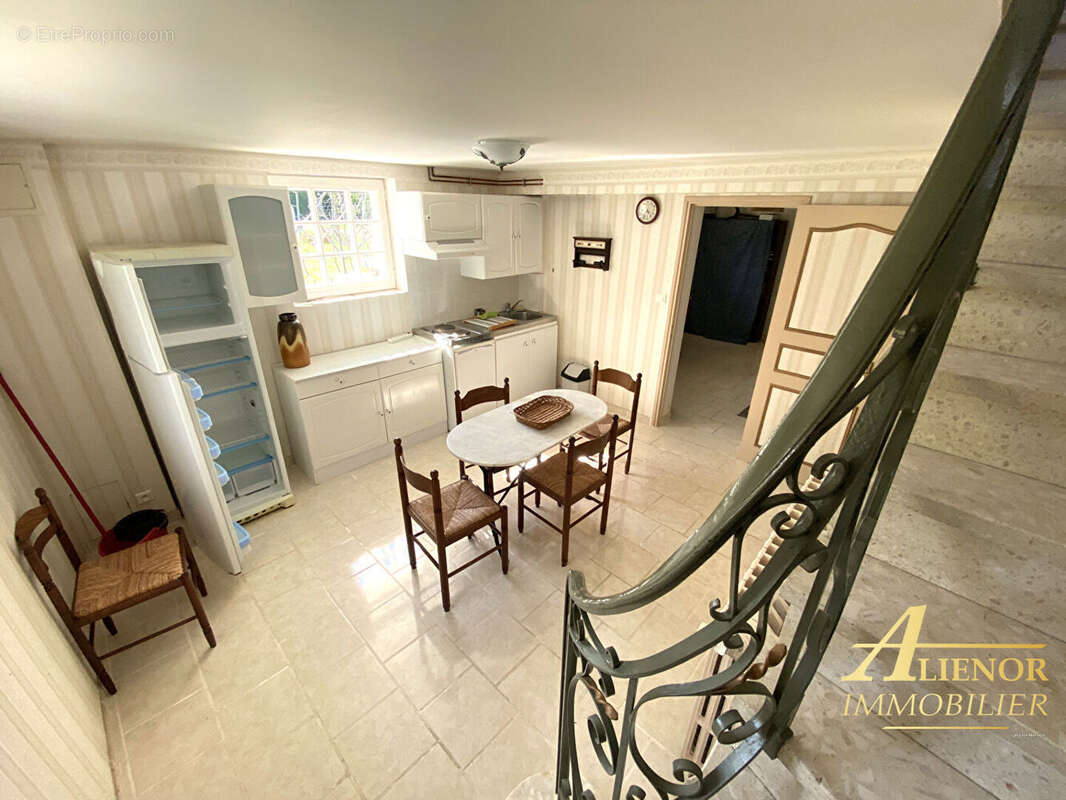 Maison à BOURDEILLES