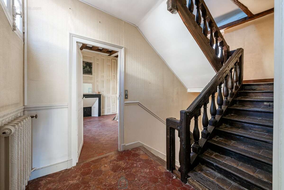 Au cur de la charmante cité médiévale de Moret-sur-Loing ! - photo 13