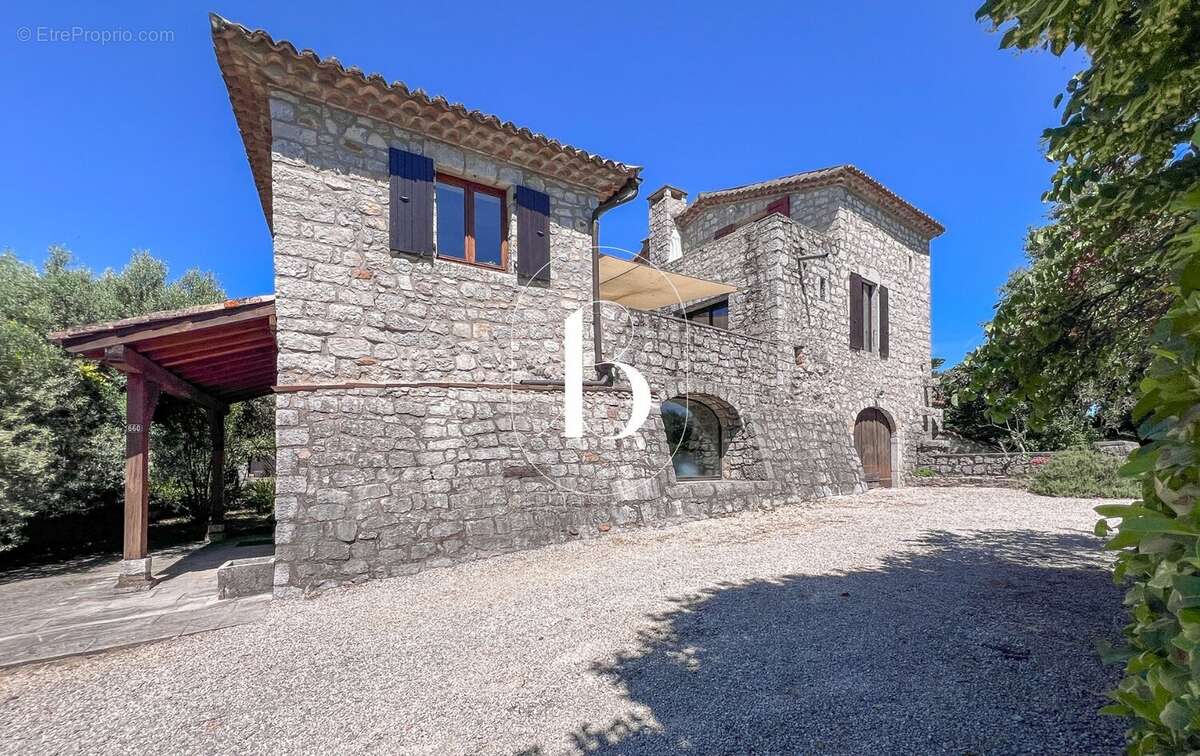 Maison 350 m² à Bessas  - photo 38