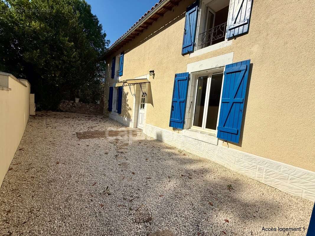Maison avec deux logements indépendants : une opportunité rare pour habiter, investir ou réunir plusieurs générations - photo 22