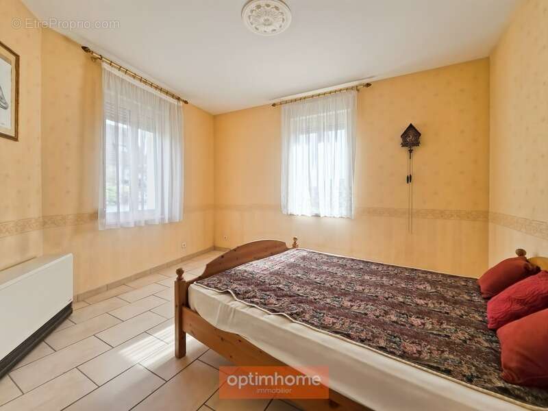 Maison à CROISILLES