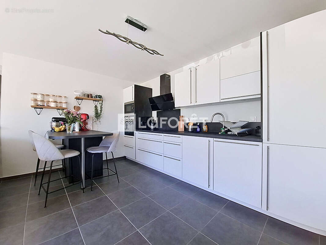 Appartement à MYANS