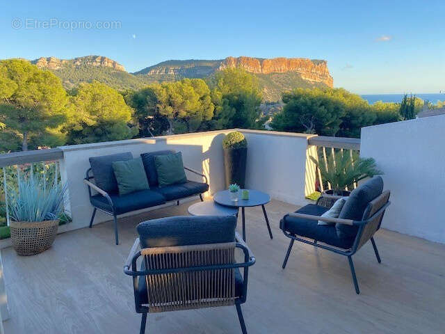 Cassis - Vente villa composée de plusieurs logements - photo 2