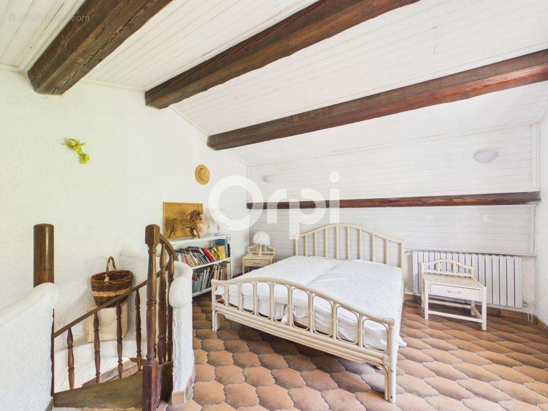 Maison à BAGNOLS-EN-FORET