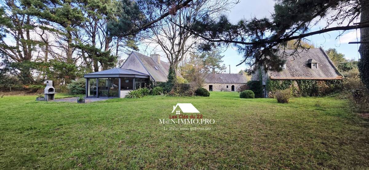 Maison à TREDREZ-LOCQUEMEAU