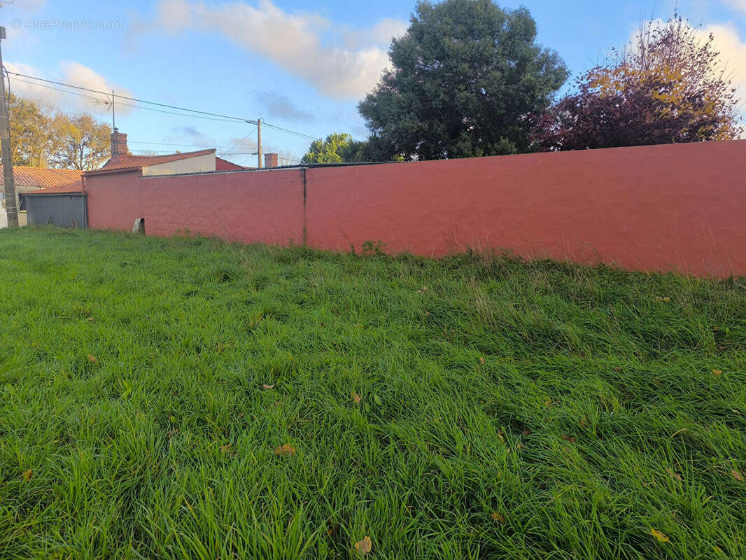 Terrain à COMMEQUIERS