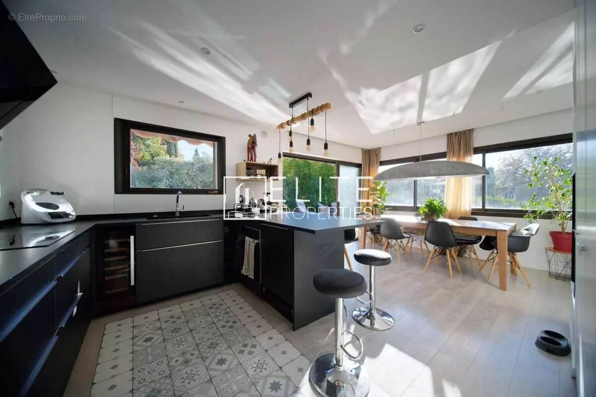 Maison à MOUANS-SARTOUX