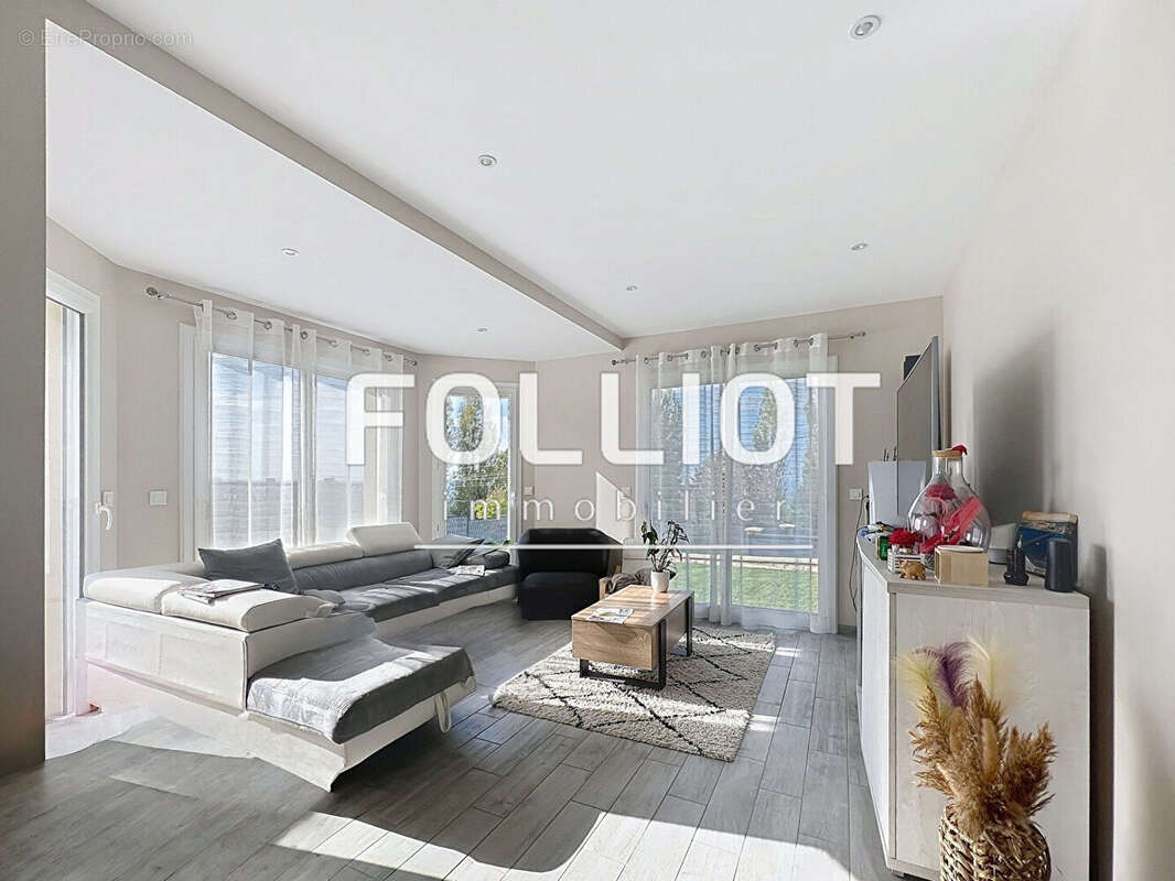 Maison à SAINT-MARTIN-DES-BESACES