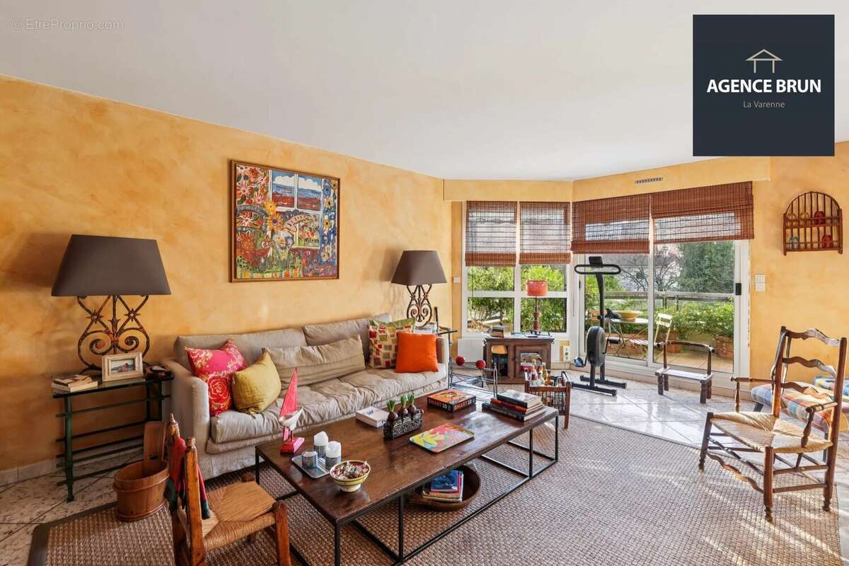 Appartement à SAINT-MAUR-DES-FOSSES