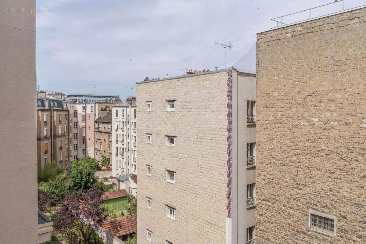 Appartement à COURBEVOIE