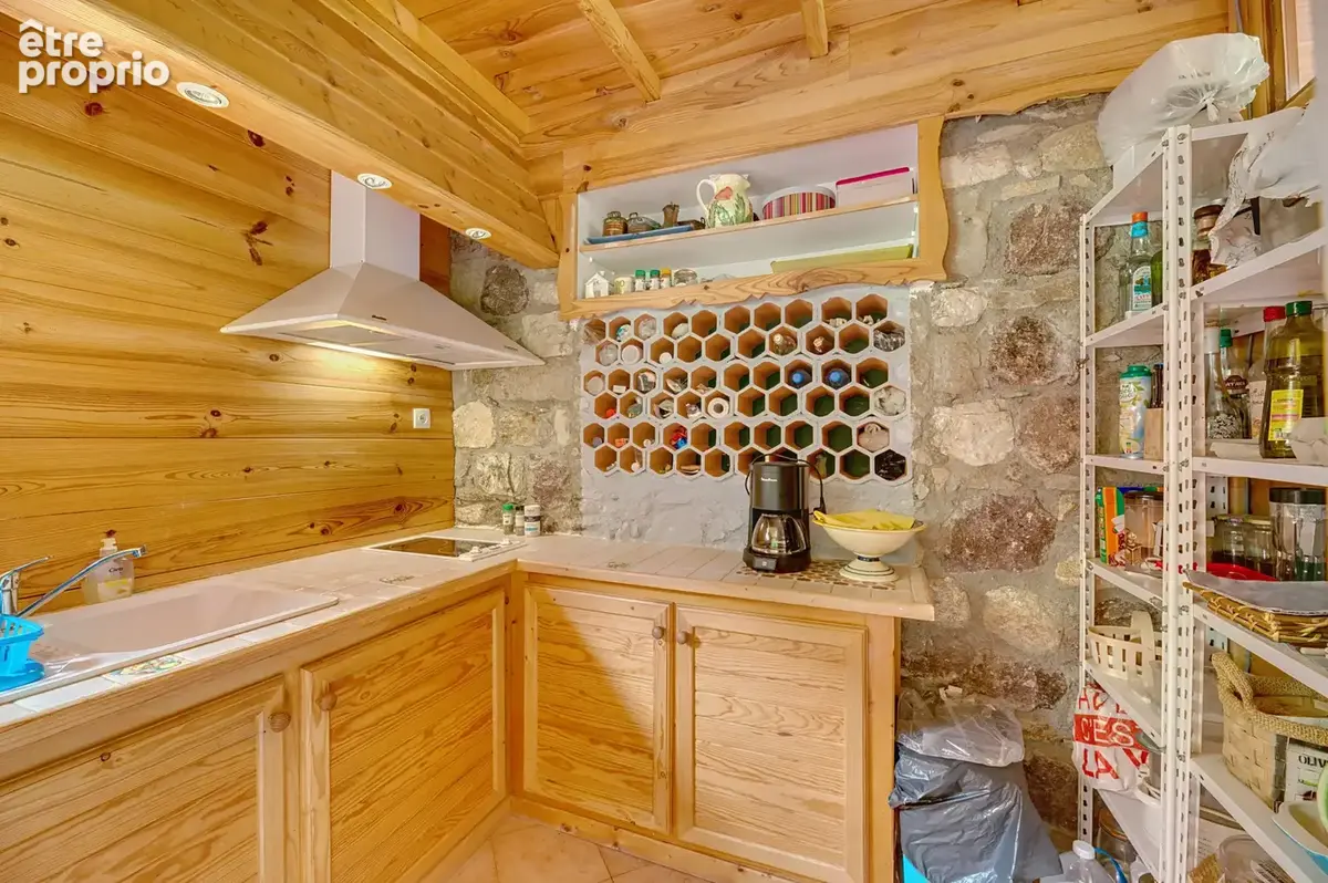 Saint-Martin-Vésubie — Chalet avec appartement indépendant et terrain de 1 054 m2 - photo 9