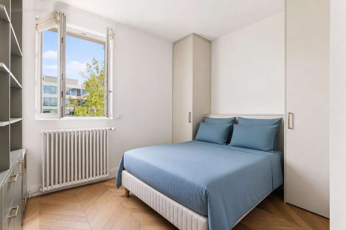 Appartement à NEUILLY-SUR-SEINE
