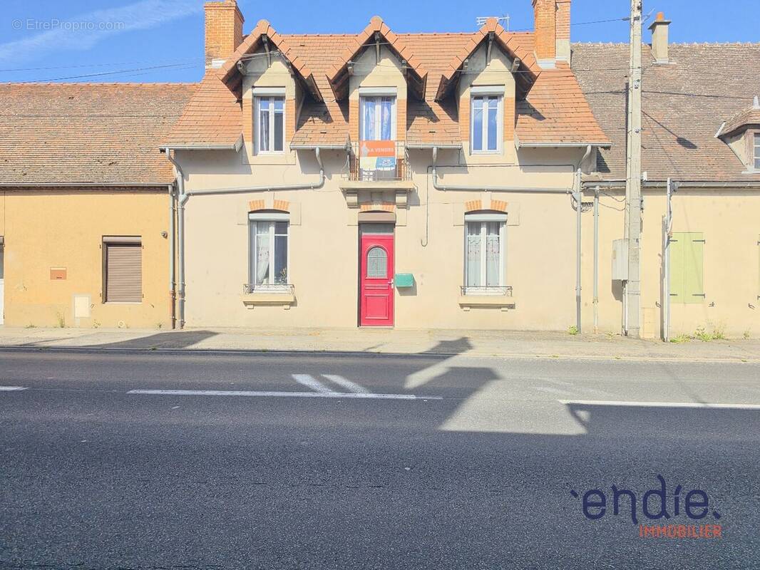 Maison à BESSAY-SUR-ALLIER