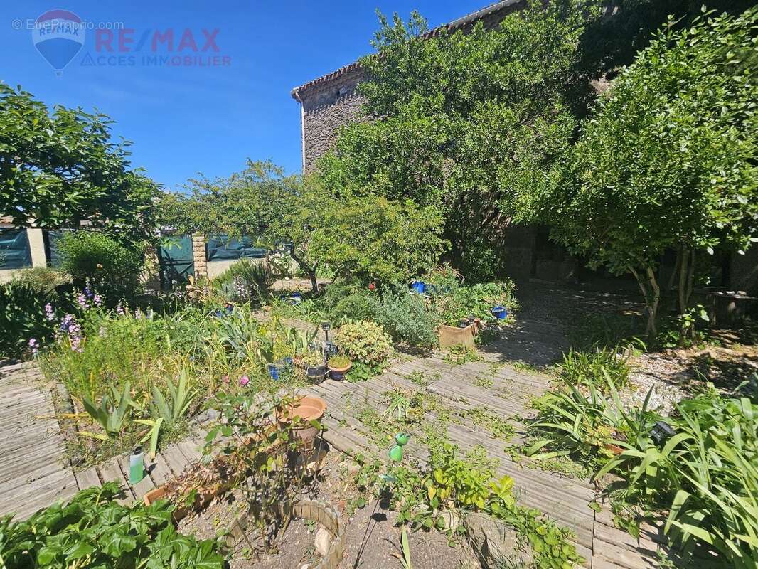 Grande maison vigneronne de type 8 avec garage et jardin - photo 4