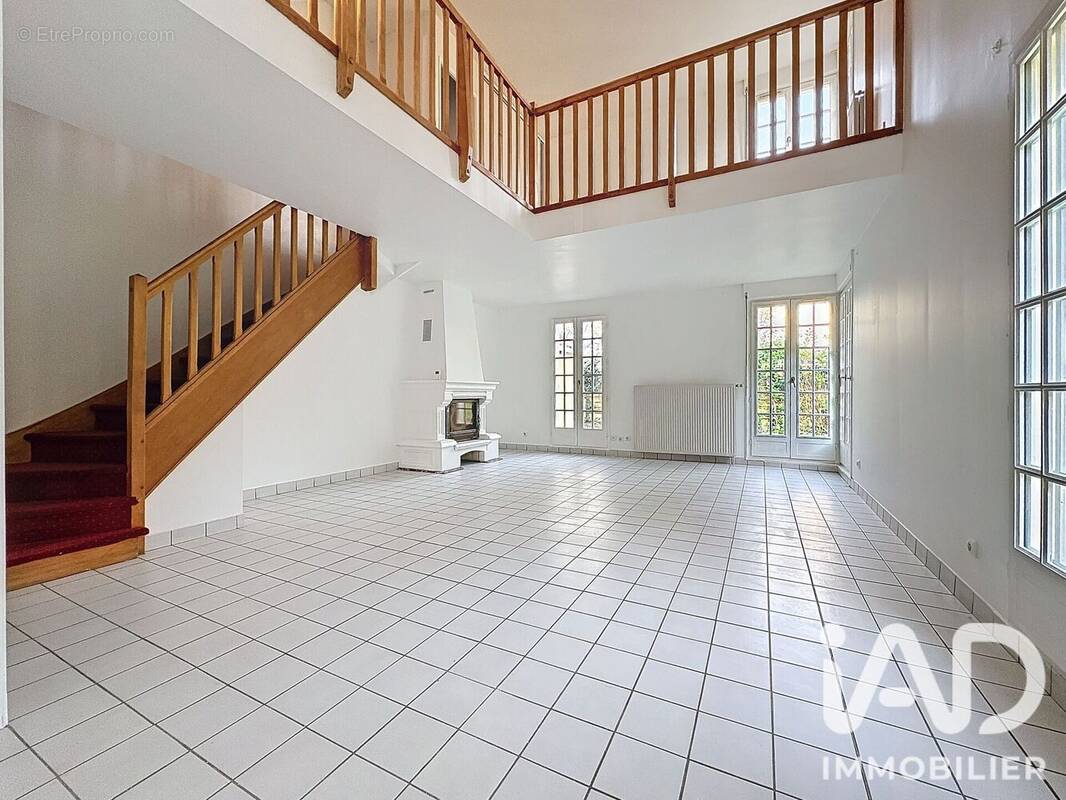 Photo 1 - Maison à SAINT-REMY-LES-CHEVREUSE