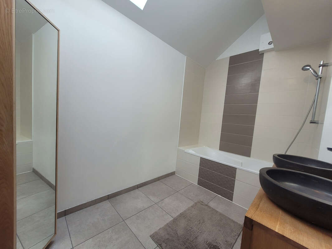 Appartement à SAINT-CASSIN