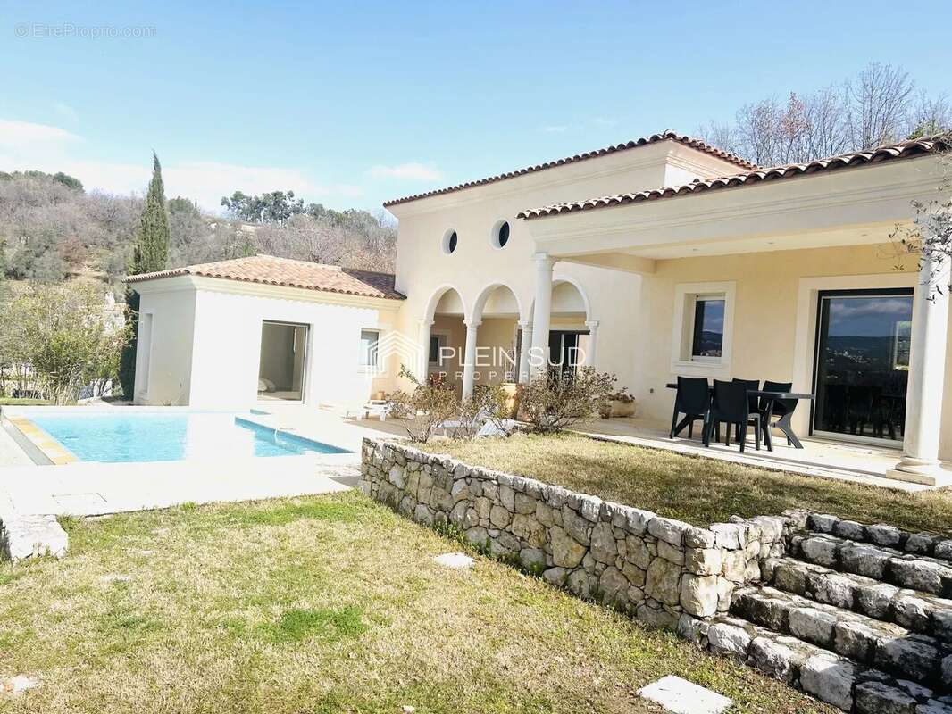 Maison à VALBONNE