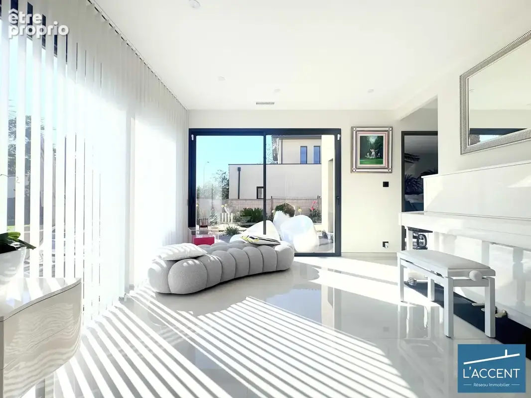 Maison 5 pièces 176 m² à vendre à Saint-Gilles (30800) - photo 9