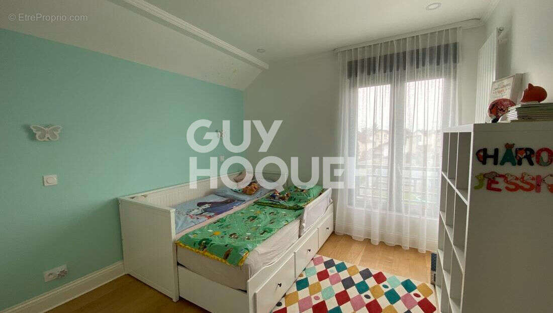 Maison à LES PAVILLONS-SOUS-BOIS