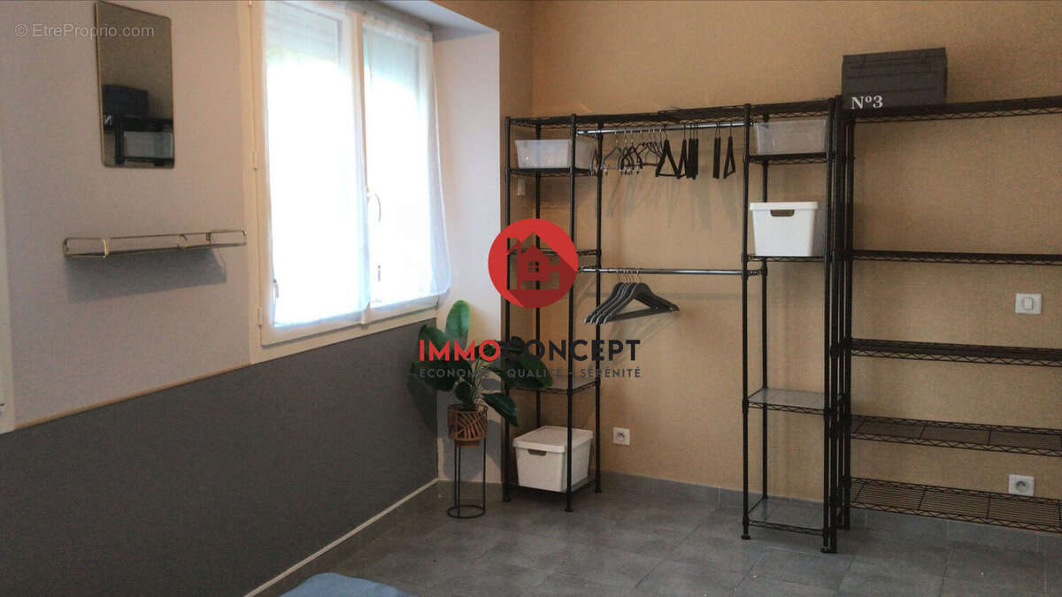 Appartement à BAGNOLS-SUR-CEZE