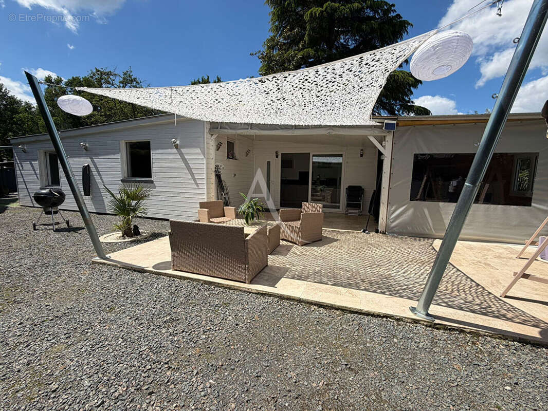 Terrain à JUIGNE-SUR-LOIRE