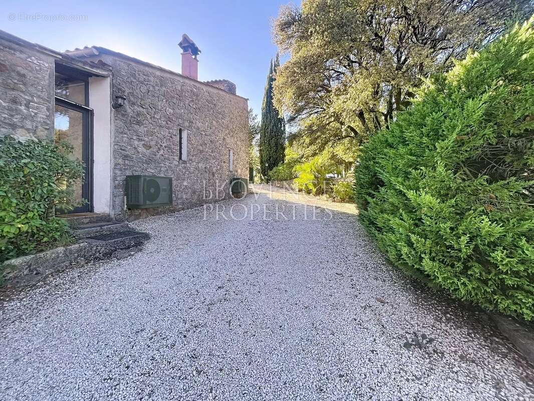 Maison à BESSE-SUR-ISSOLE