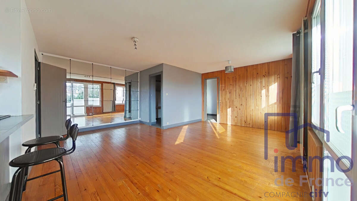 Appartement à SAINT-ETIENNE
