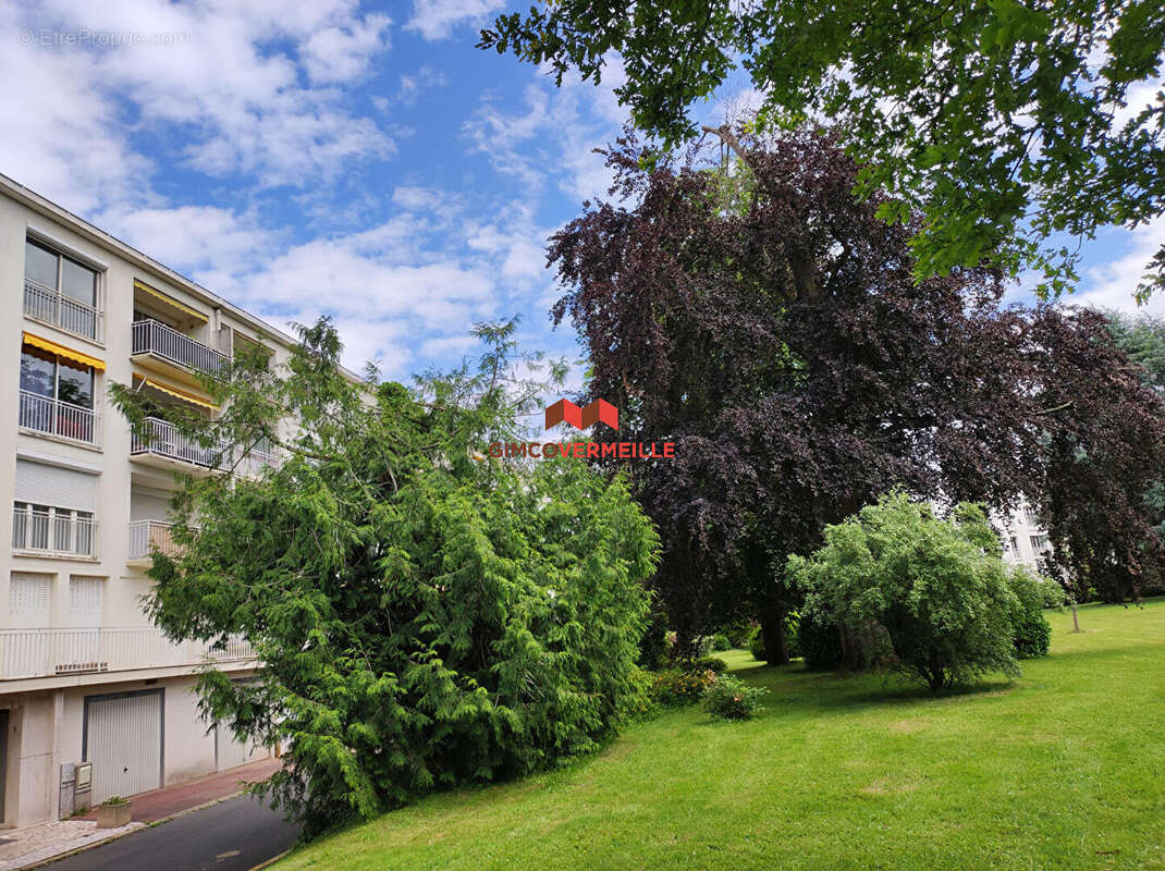 Appartement à LA CELLE-SAINT-CLOUD