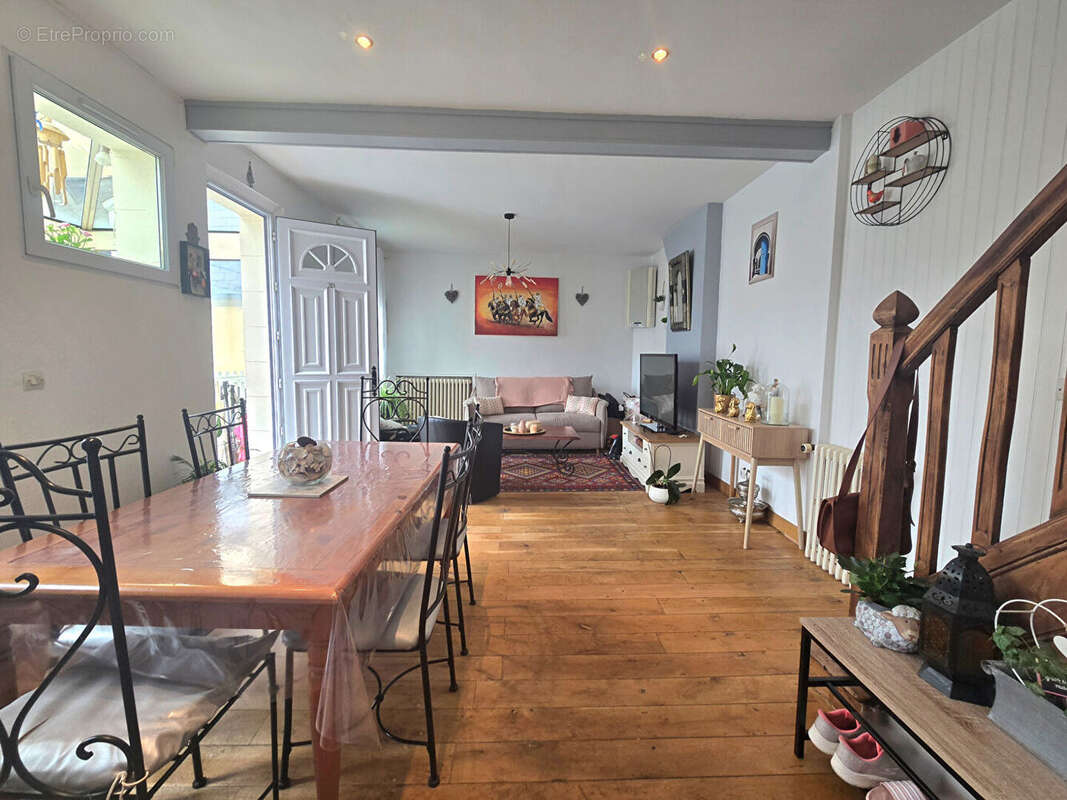 TROUVILLE SUR MER - Maison 5 pièces avec terrasses et jardin, à pied de la gare et de la plage - photo 8