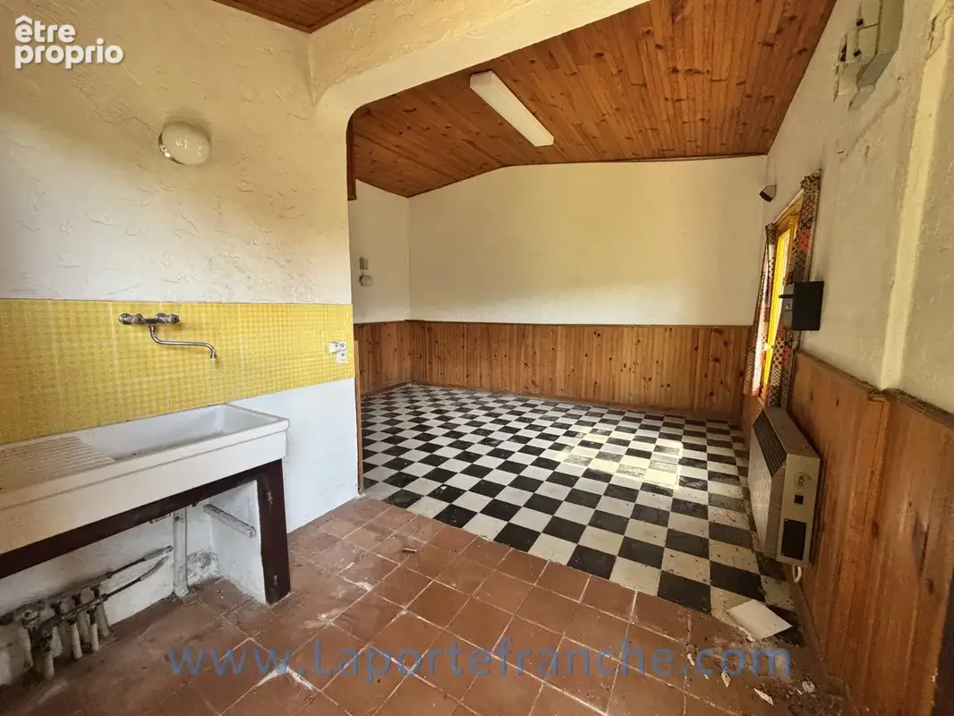 Maison à rénover 40 m2 sur terrain 2630 m2 - photo 4