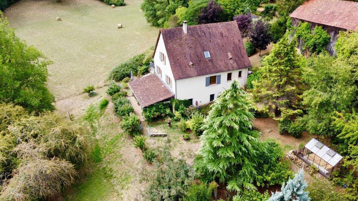 Maison à LE BUISSON-DE-CADOUIN