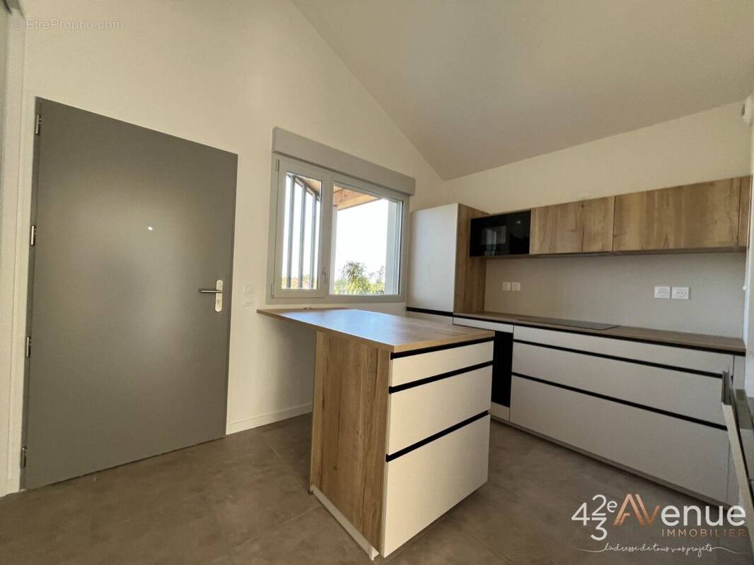 Appartement à ANDREZIEUX-BOUTHEON