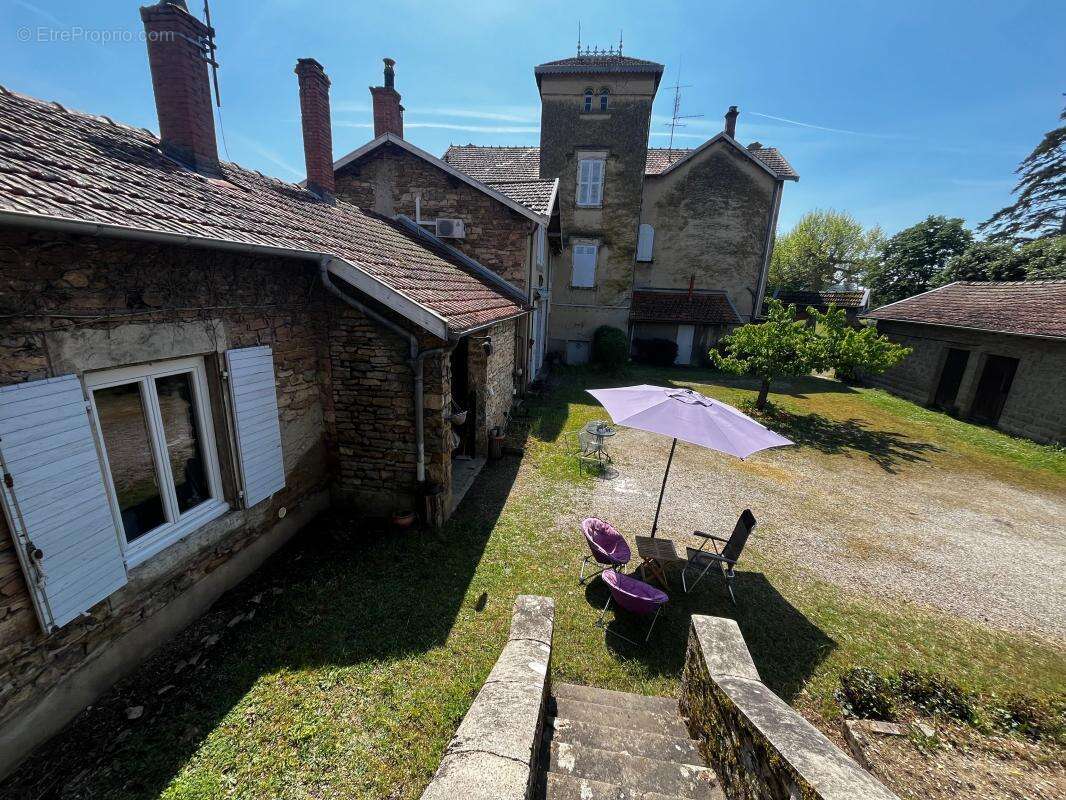 Maison à SAINT-ROMAIN-DE-JALIONAS