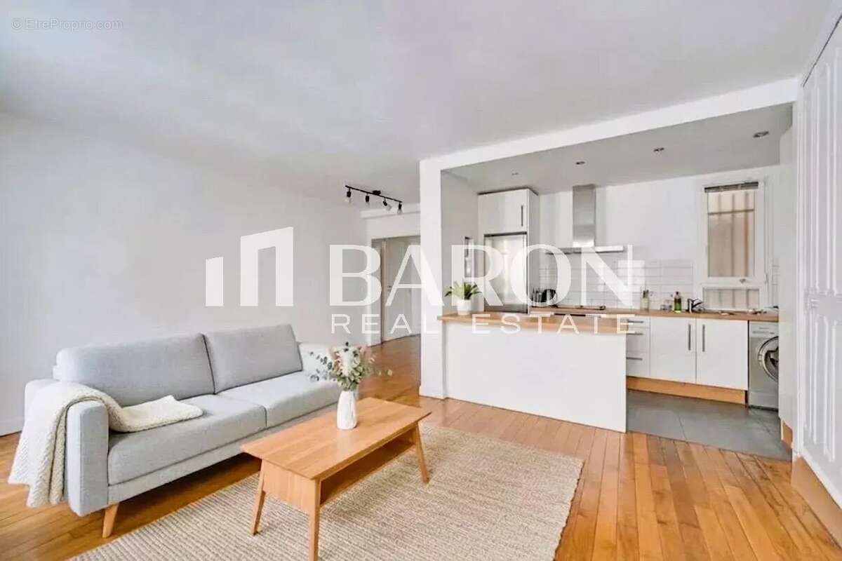 Appartement à PARIS-17E