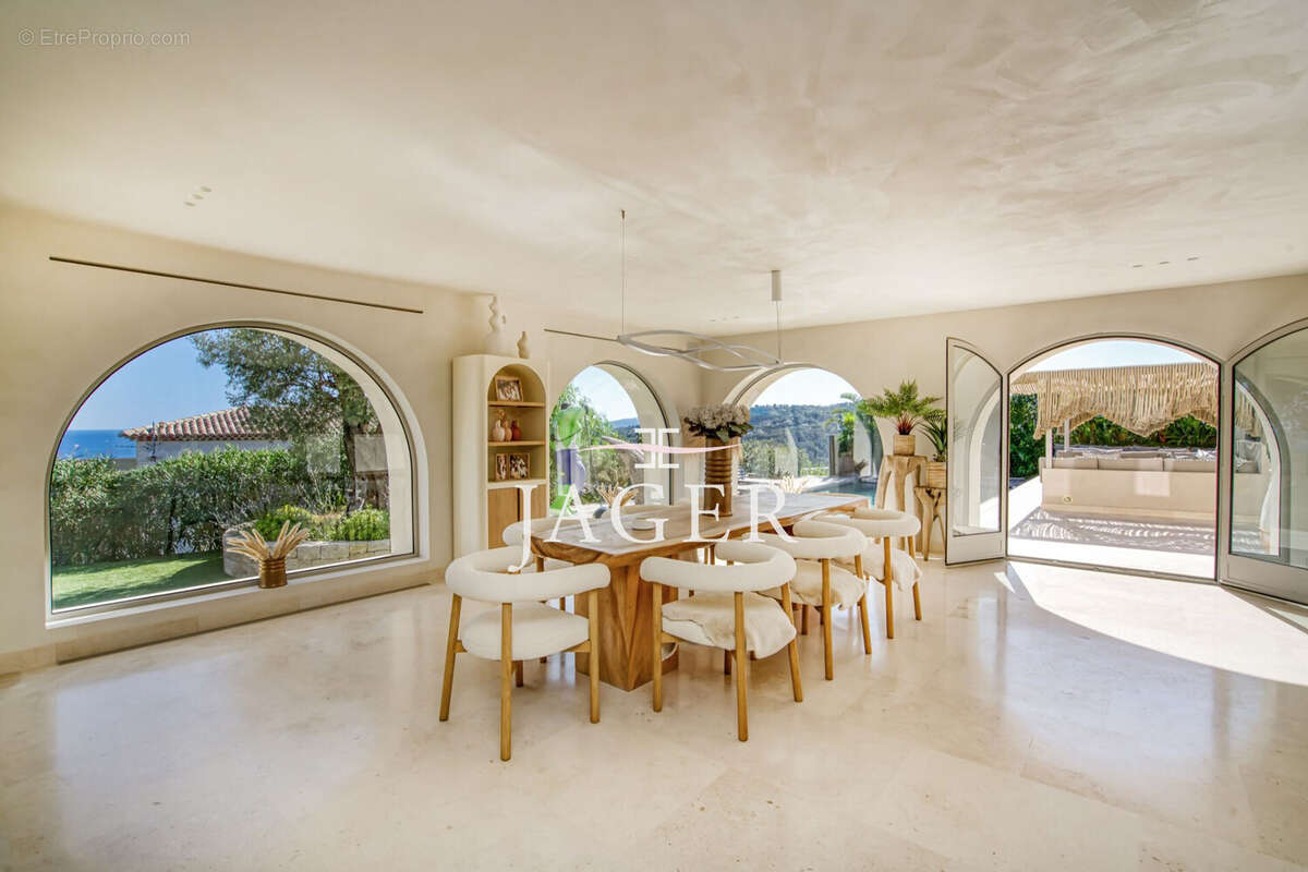 Maison à LES ISSAMBRES