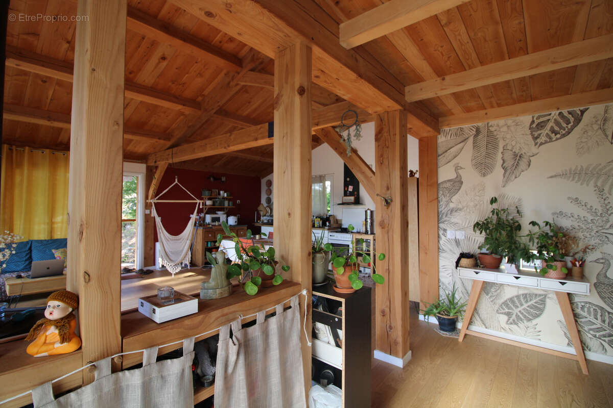 Charmante maison en bois de 98 m2 sur un terrain de 2800 m2. - photo 71