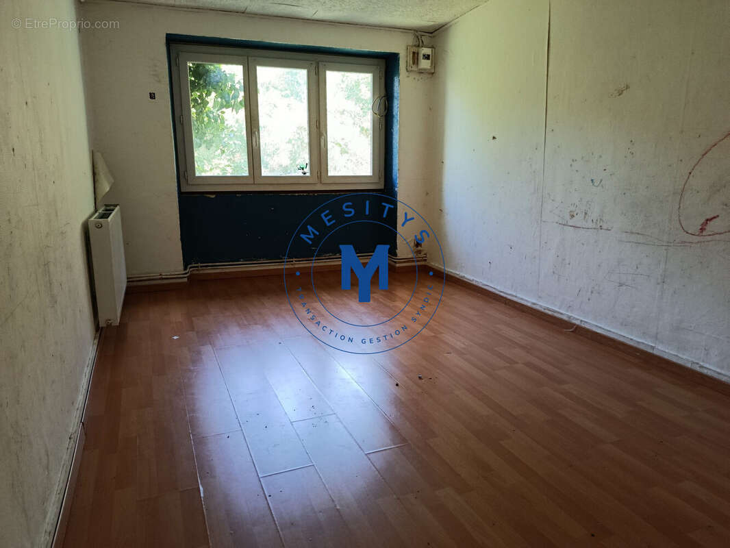 Appartement 84 m² à Saint-Etienne  - photo 3
