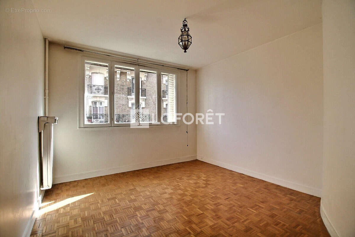 Appartement à LA GARENNE-COLOMBES