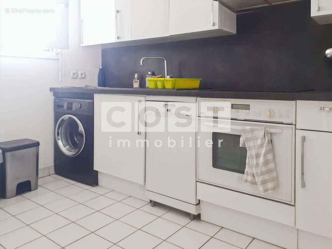 Appartement à COURBEVOIE
