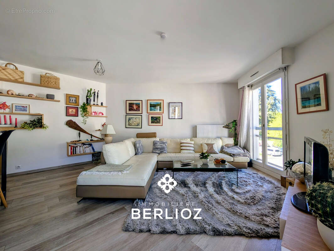 Appartement à CHALLES-LES-EAUX